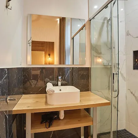 Superb Le Marais By Studioprestige Paříž