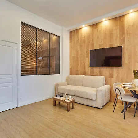 Superb Le Marais By Studioprestige * Paryż